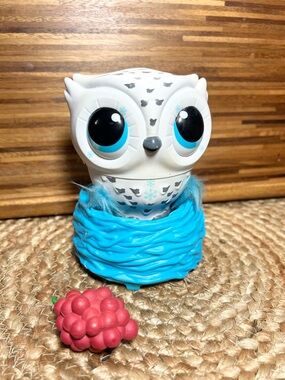 Spin Master Owleez white Flying Pink Baby Owl Interactive Works EUC